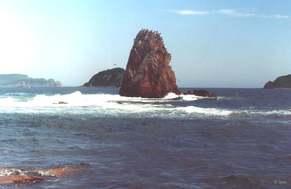 Скалы на Японском море.(63527 bytes)