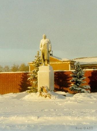 Замерзший В.И.Ленин в Нарьян-Маре. Фото © АВП