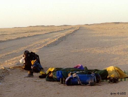 Спящие мудрецы на позиции в Судане. 1999 г.